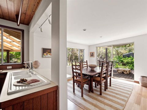 Orchard Homestead Countryside Retreat - Accommodation Sunshine Coast 2