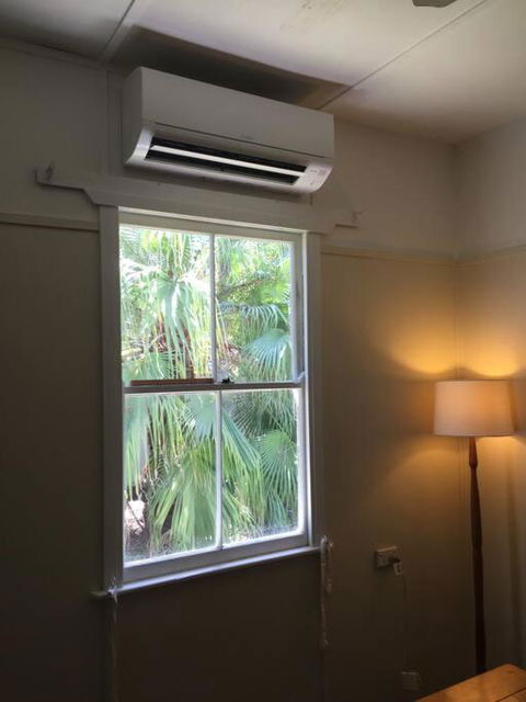 Original Surf Cottage In Heart Of Pottsville Beach - Accommodation Sunshine Coast 3