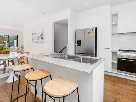 Osprey Mornington - Accommodation Sunshine Coast 0