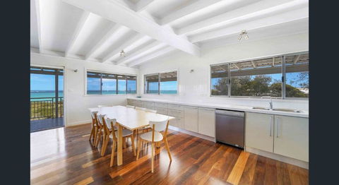 Ospreys View - Relaxed Coastal Vibe - Accommodation Sunshine Coast 3