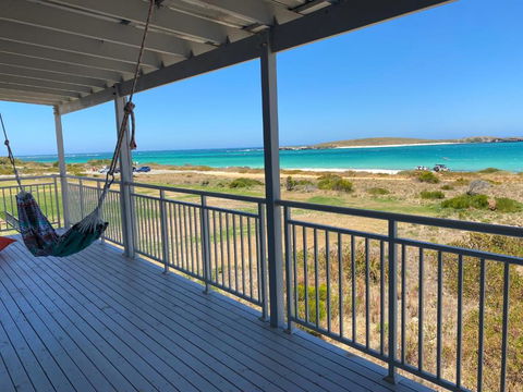 Ospreys View - Relaxed Coastal Vibe - Accommodation Sunshine Coast 1
