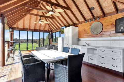 Overflow Downs-Riverside Acreage - Accommodation Sunshine Coast 1