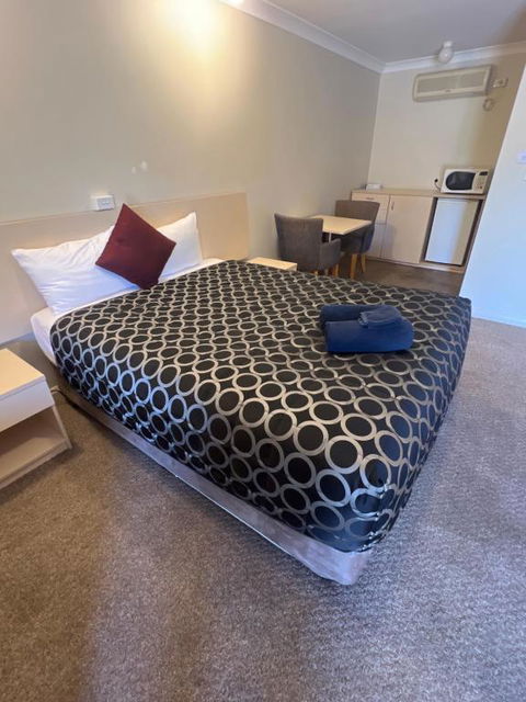 OVERLANDER MOTOR LODGE - Accommodation Sunshine Coast 1