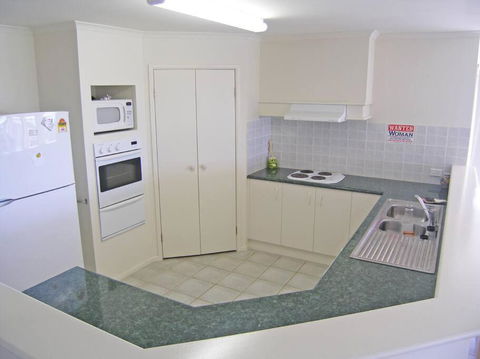 ORSO1O - Water View House - Accommodation Sunshine Coast 2