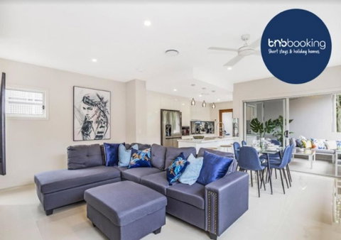 Park Avenue Luxe Townhouse Brand New Sleeps 9 - Accommodation Sunshine Coast 0