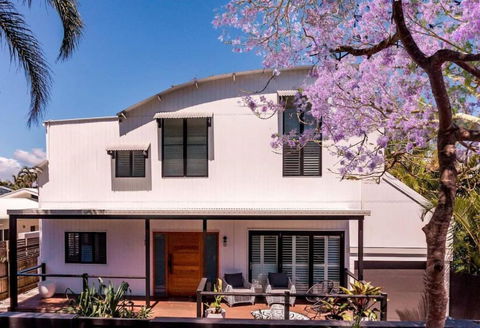 PACIFIC Stunning Coastal Home The Perfect Family Getaway - Accommodation Sunshine Coast 0