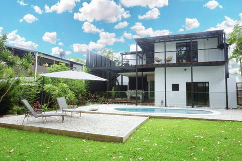 PACIFIC Stunning Coastal Home The Perfect Family Getaway - Accommodation Sunshine Coast 1