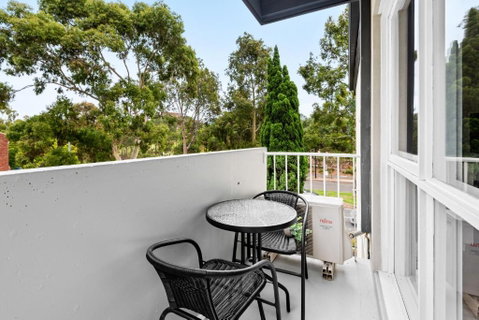 Peaceful 1-Bed Apartment Near The City Centre - Accommodation Sunshine Coast 1