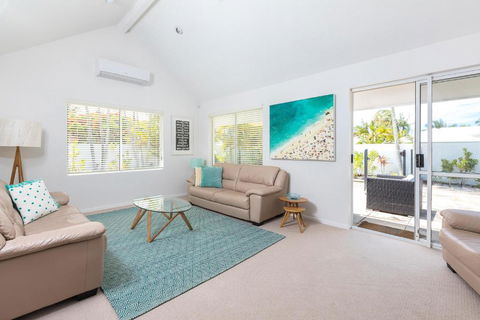 Peaceful Holiday Living, Noosa Heads - Accommodation Sunshine Coast 3