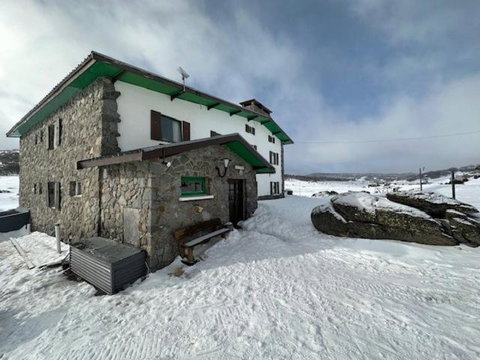 Peer Gynt Ski Lodge - Accommodation Sunshine Coast 0