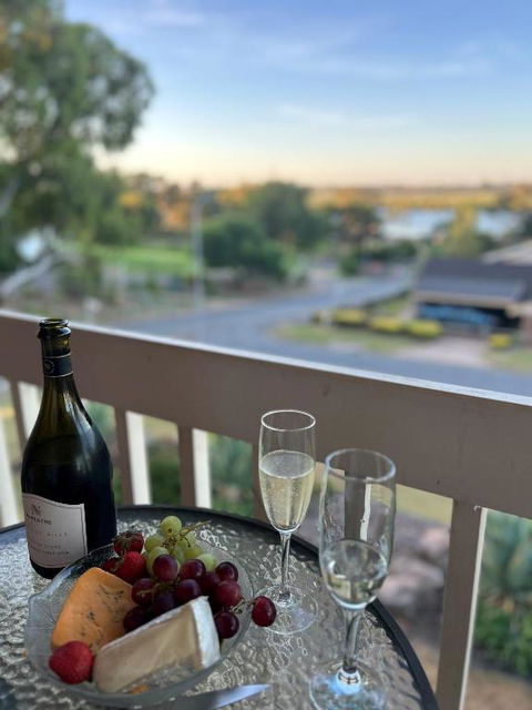 Pelican Retreat - Corporate / Tradie / Family - Accommodation Sunshine Coast 3