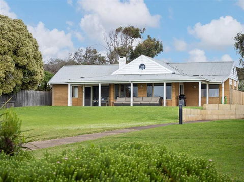 Pelicans View A Riverside Retreat - Accommodation Sunshine Coast 0