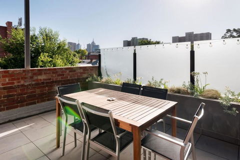 Paterson 1911 - Upmarket Terrace In Vibrant Fitzroy - Accommodation Sunshine Coast 2