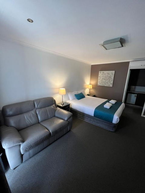 Pevensey Motor Lodge - Accommodation Sunshine Coast 3
