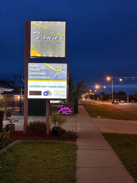Pevensey Motor Lodge - Accommodation Sunshine Coast 0