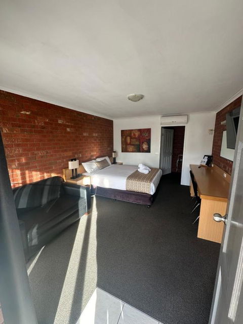Pevensey Motor Lodge - Accommodation Sunshine Coast 2