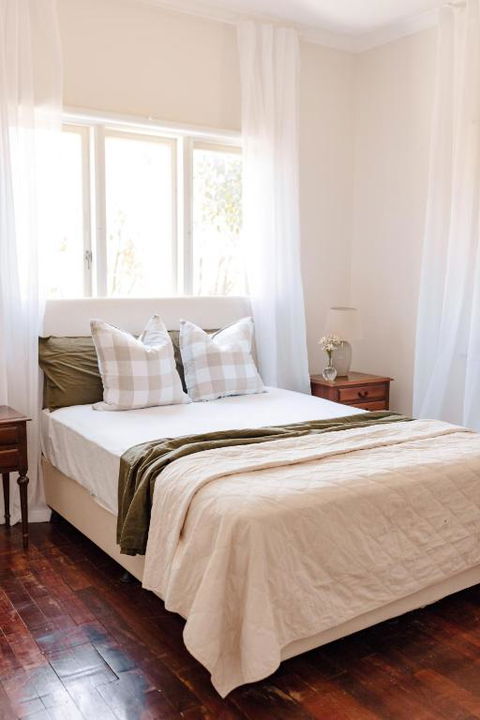 Pet Friendly Family Home In Bluff Point - Accommodation Sunshine Coast 1