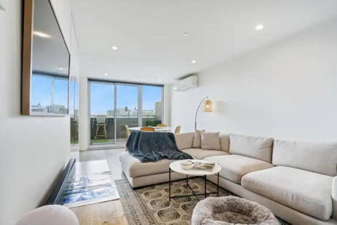 Penthouse With Awesome City View - Accommodation Sunshine Coast 0