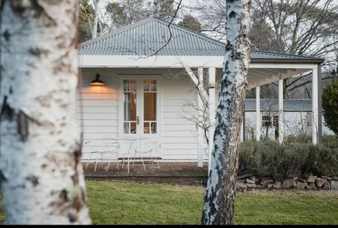 Peony Farm Pink Cottage - Accommodation Sunshine Coast 0