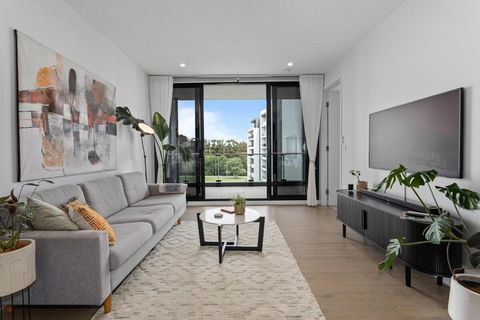 Perfect Location With 5 Star Amenities - Accommodation Sunshine Coast 1