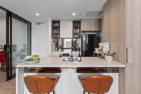 Perfect Location With 5 Star Amenities - Accommodation Sunshine Coast 2