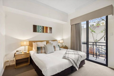Perth Premium 1 Bedroom - Accommodation Sunshine Coast 0