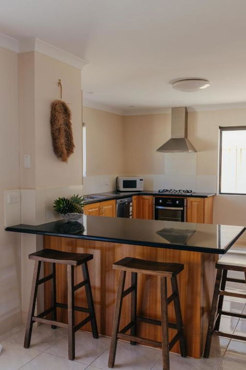 Pet Friendly Townhouse - Accommodation Sunshine Coast 3