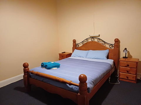 PETERBOROUGH HOTEL - Accommodation Sunshine Coast 3
