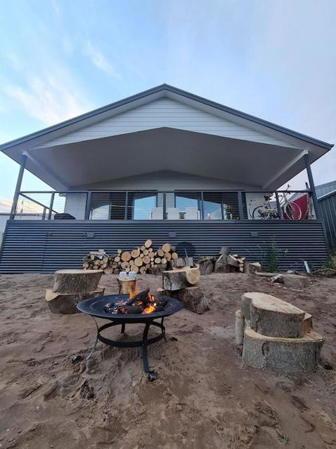 PIECE OF PARADISE, Huge 4 Bedroom Haven - Accommodation Sunshine Coast 1