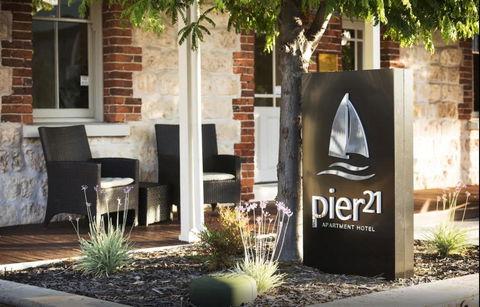 Pier 21 Riverside Apartment Hotel - Accommodation Sunshine Coast 1
