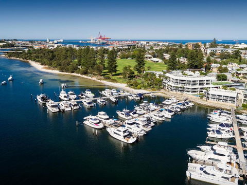 Pier 21 Riverside Apartment Hotel - Accommodation Sunshine Coast 0