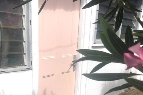 Pink Door By The Seashore - Accommodation Sunshine Coast 2