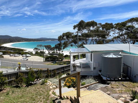 PIPI SHACK - Iconic Waterfront Shack Binalong Bay - Accommodation Sunshine Coast 1