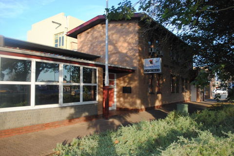 Port Adelaide Backpackers - Accommodation Sunshine Coast 1
