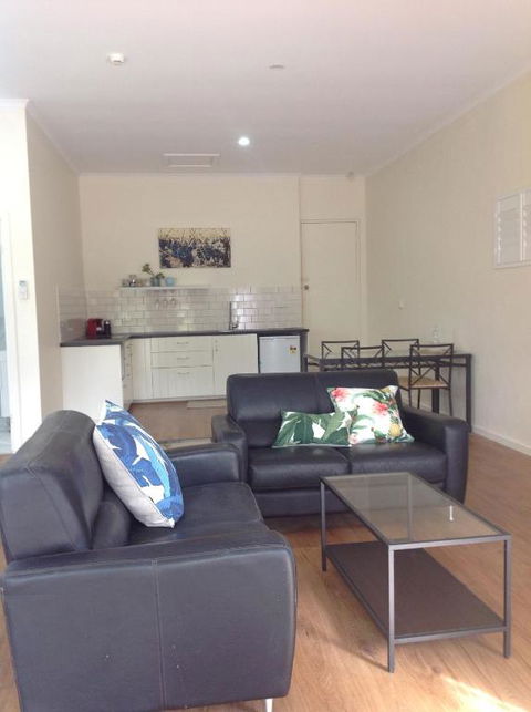 Port Elliot Rural Retreat - Accommodation Sunshine Coast 3