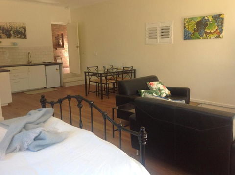 Port Elliot Rural Retreat - Accommodation Sunshine Coast 2