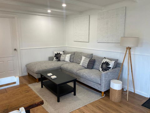 Pet Friendly Cozy Cabin - Accommodation Sunshine Coast 2