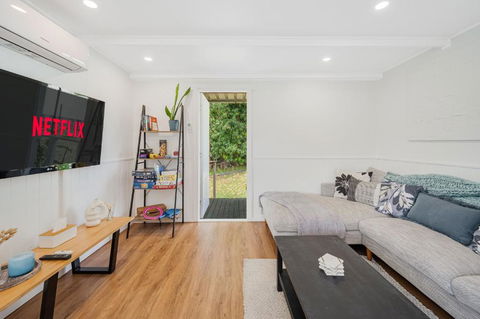 Pet Friendly Cozy Cabin - Accommodation Sunshine Coast 1