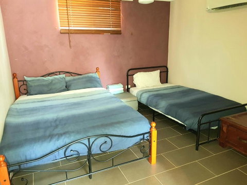 Quiet 2 Bedroom Farm House - Accommodation Sunshine Coast 2