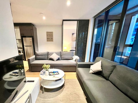 Readyset Apartments At Manhattan - Accommodation Sunshine Coast 1