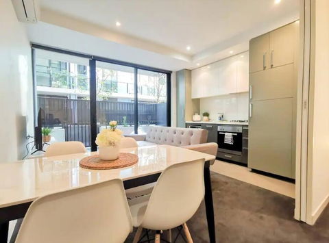 PR126-1 BR Comfy Stay Next To Station With FREE Parking - Accommodation Sunshine Coast 2