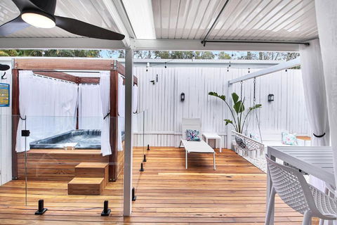 Private Outdoor Spa, Fire Pit - THE RETREAT COOLUM BEACH - Accommodation Sunshine Coast 1
