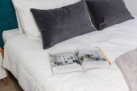 Premium Albert Park Grand Prix Apartment By Ready Set Host - Accommodation Sunshine Coast 1