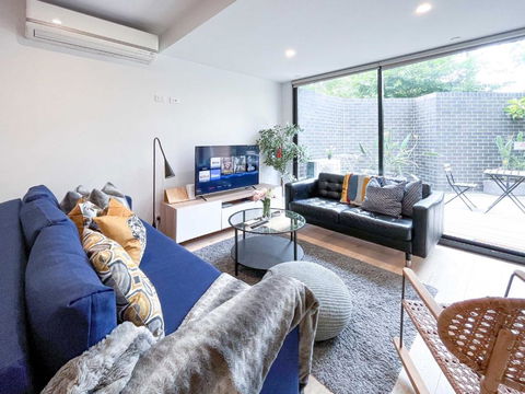 Pride Bentleigh Apartment With Private Garden - Accommodation Sunshine Coast 0