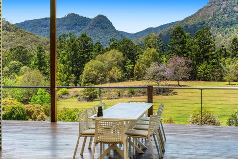 Private Luxury In The Mountains With Running Creek - Accommodation Sunshine Coast 3