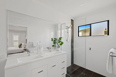 Private Mudjimba Beach Abode - Accommodation Sunshine Coast 2