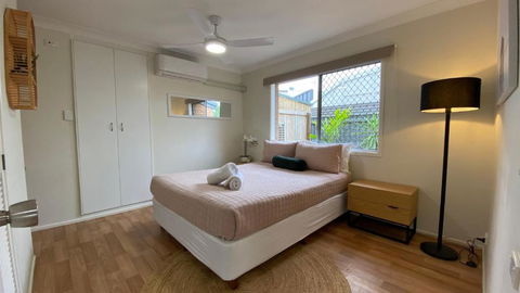 Private Guesthouse - Pet Friendly - Walk To Beach - Accommodation Sunshine Coast 0