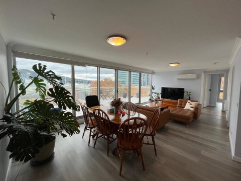 Private Room With Ensuite In The CBD - Accommodation Sunshine Coast 0