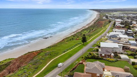 Puesta De Sol Apartment By Wine Coast Holidays - Accommodation Sunshine Coast 1