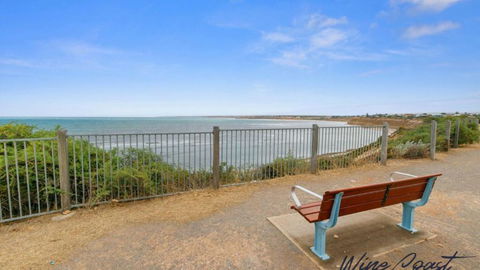 Puesta De Sol Apartment By Wine Coast Holidays - Accommodation Sunshine Coast 2